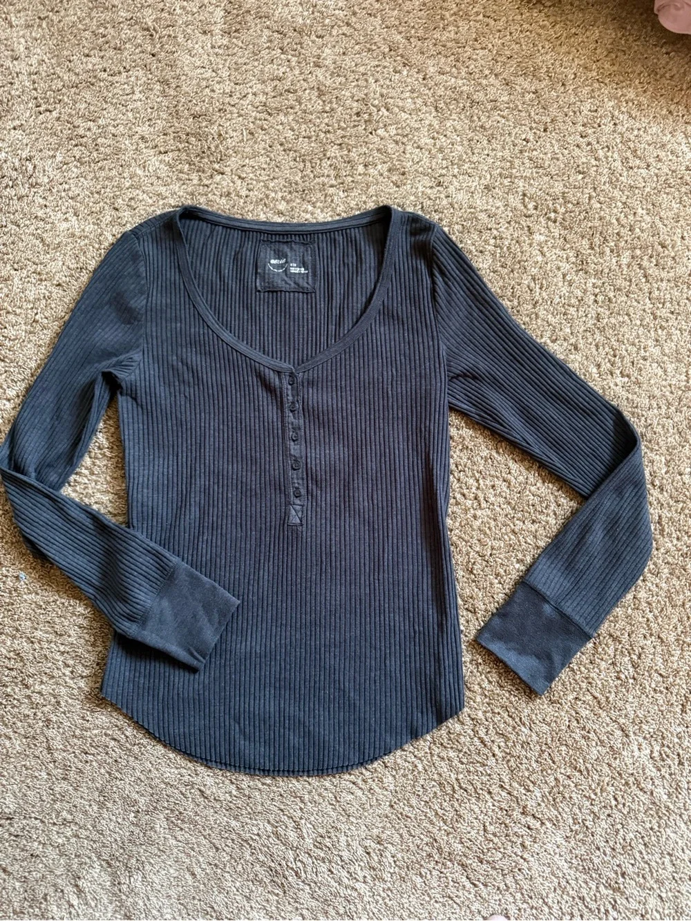 Aerie Ribbed Henley Long Sleeve Tee - Picture 4 of 4
